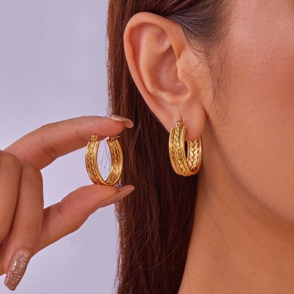 Gold Huggie Hoop Earrings for Women Stylish Hypoallergenic Wheat Texture Open De - Picture 3 of 6